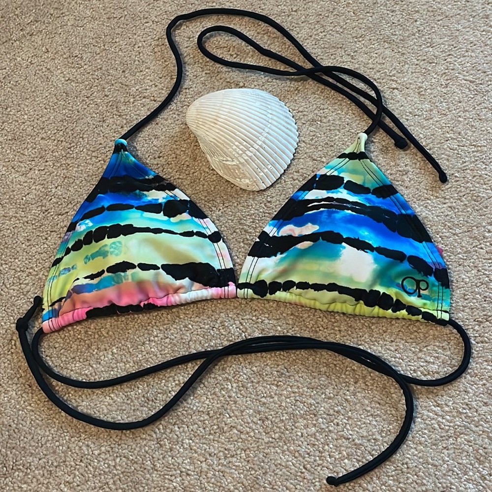 🍄 OP Multicolored Striped bikini top